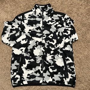 Lightweight camo fleece jacket